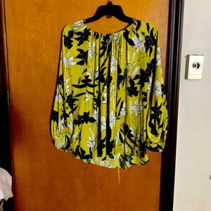 Worthington black and yellow blouse